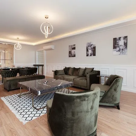 Canbakkal Luxury Suites شقة فندقية 4*